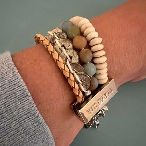 Victoria Emerson mini stack bracelet